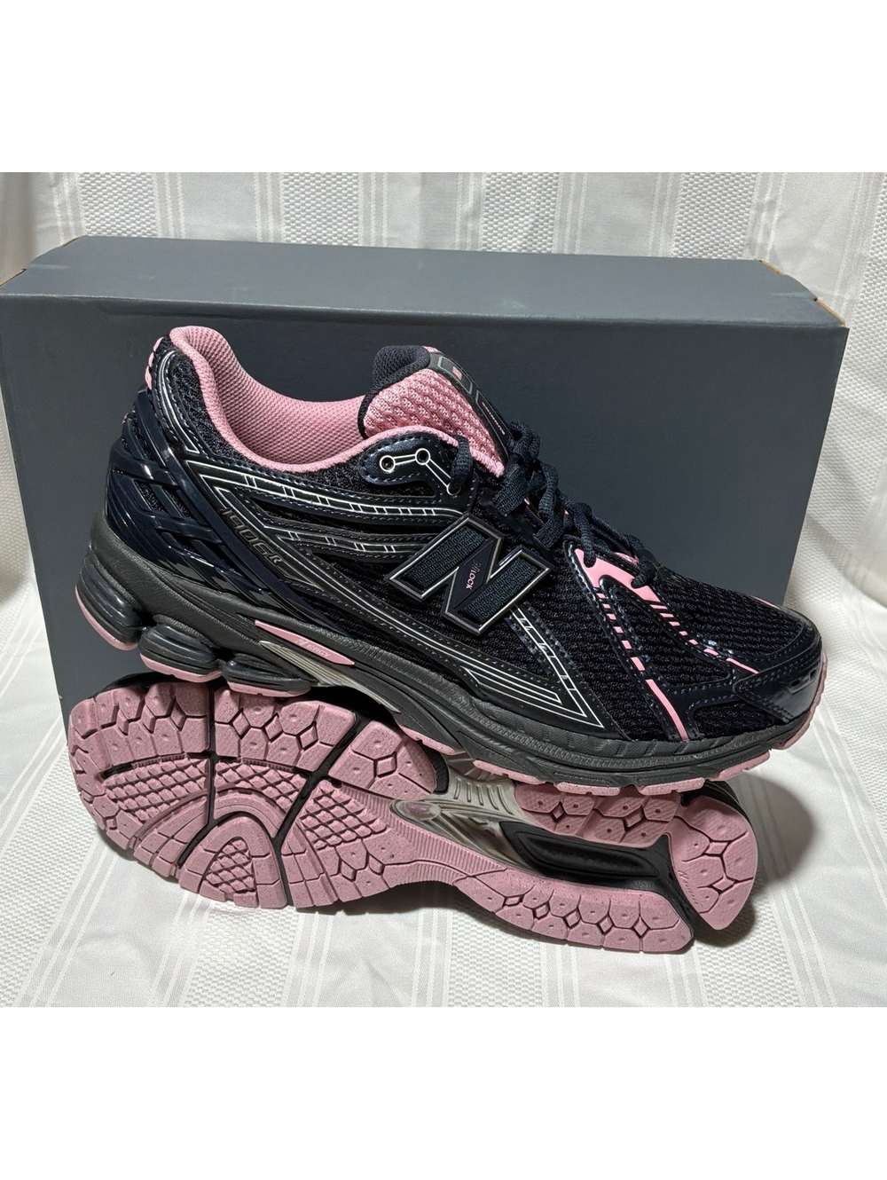 New Balance 1906R Men's Sneakers Black and Pink Size 12